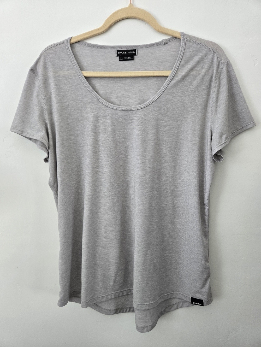 Prana Foundation Short Sleeve Grey. Size XL.